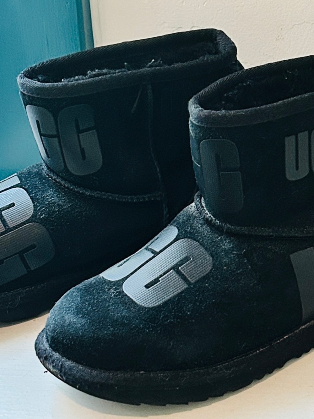 UGG Kids Classic Black Graphic Logo Short Boots